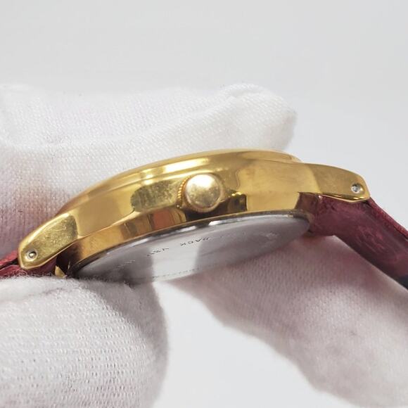 Disney X Lorus Mickey Mouse VTG Hologram Red Band Woman\'s Watch main image 13